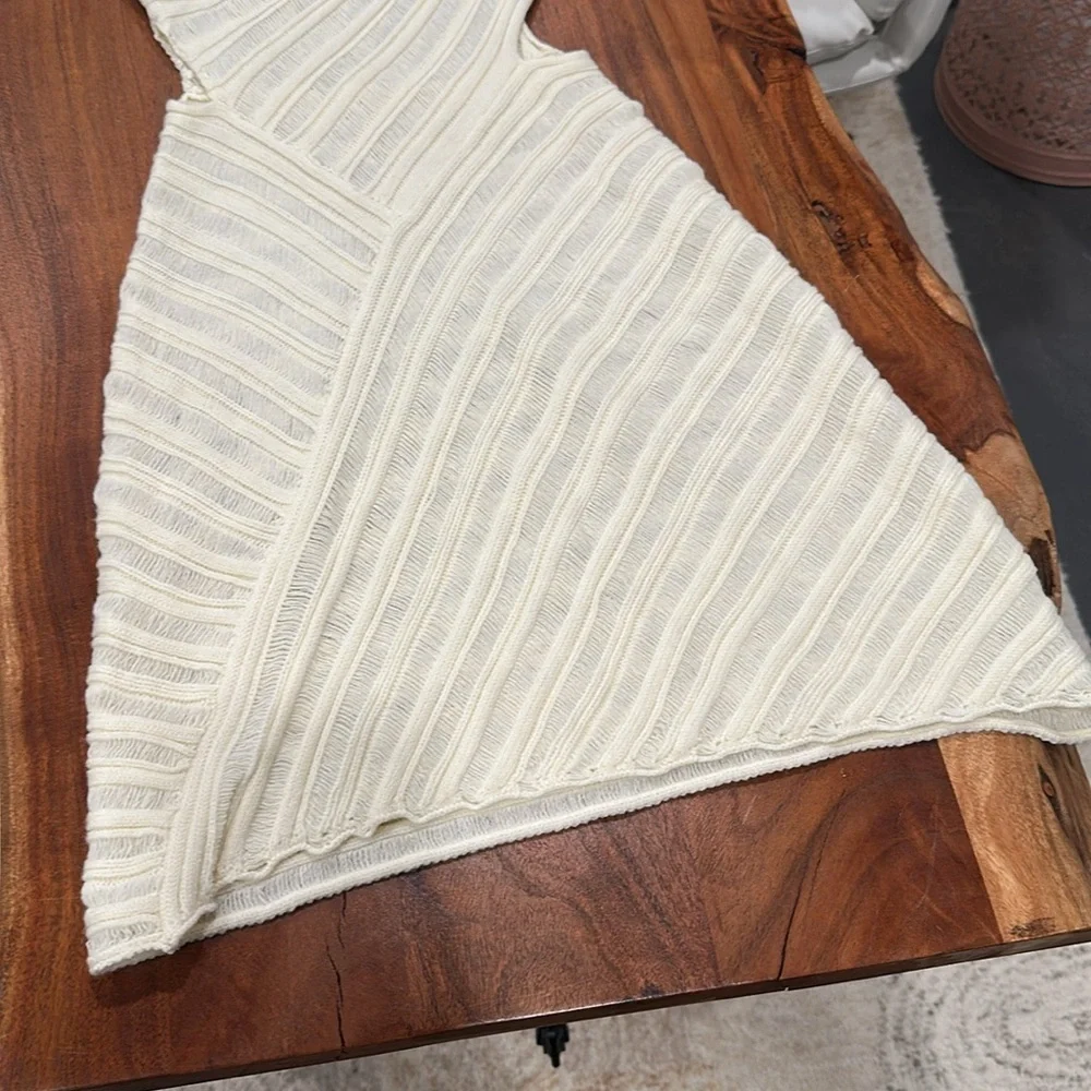 One-Shoulder Ivory Bodycon Dress - Picture 4 of 7